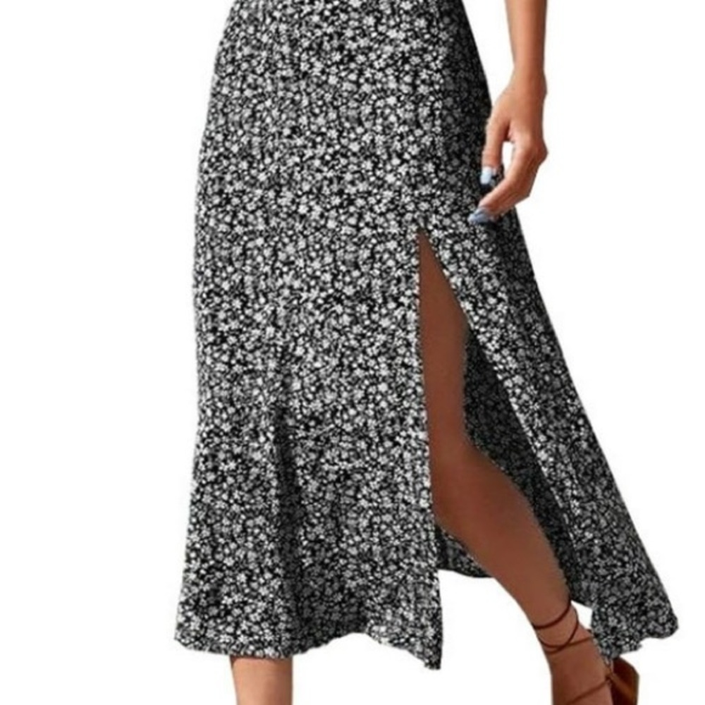 NWT Floral Black and White Women's Skirt